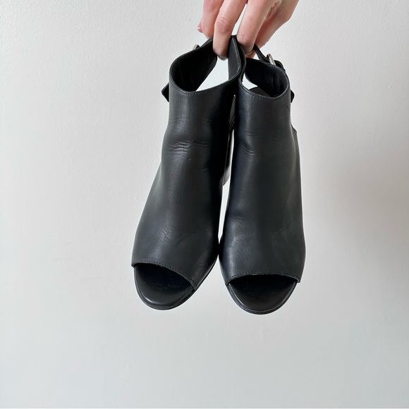 [SOLD] L’intervalle Black Leather Block Heel Mule Peep Toe Booties size 41 or 10 - Picture 5 of 8